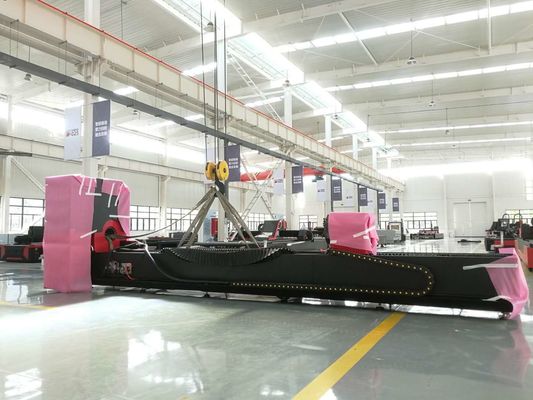 Yüksek hassasiyet için su soğutma lif lazer boru kesme makinesi