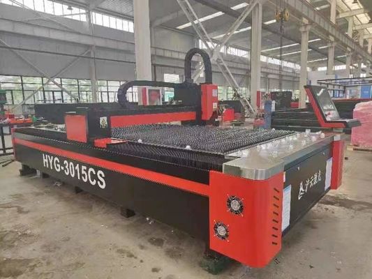 Yüksek hassasiyetli 3015 Fiber Laser Kesme Makinesi 1000W 1500W 2000W 3000W