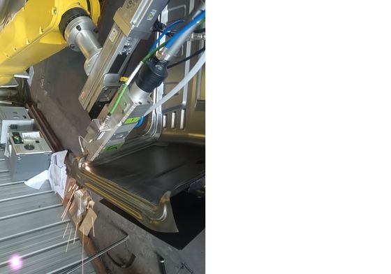 Zeki Karmaşık Metal Kesme Makinesi için CNC Evet 3D Lazer Robotik kaynak makinesi