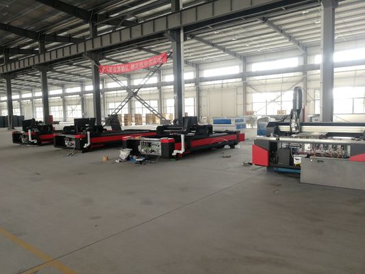 25m/min Kesme Hızı Metal boru tüpü için Fiber Lazer Kesme Makineleri İyi