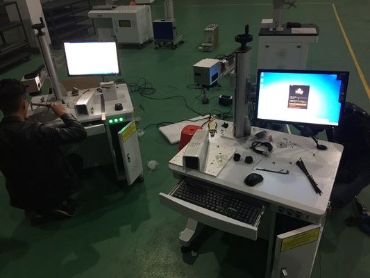 Cypcut Kontrol Sistemi 30W Metal Mücevherleri Kaydetmek İçin Split Fiber Lazer İşaretleme Makinesi