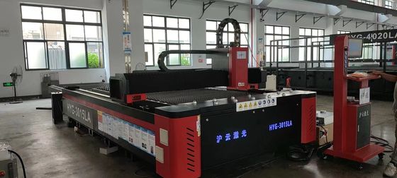 3015 Fiber Lazer Kesme Makinesi 1000W 1500W 2000W 3000W Gantry Tipi Yapılandırması ile
