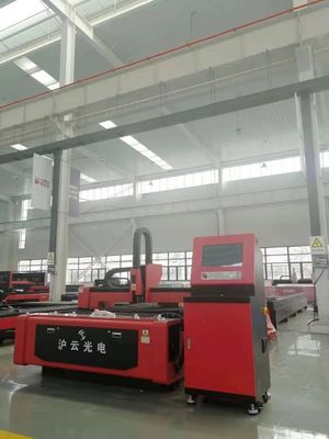 Metal Uygulanabilir 3015 5000 KG ağırlığında CNC Fiber Laser Alüminyum Kesme Makinesi