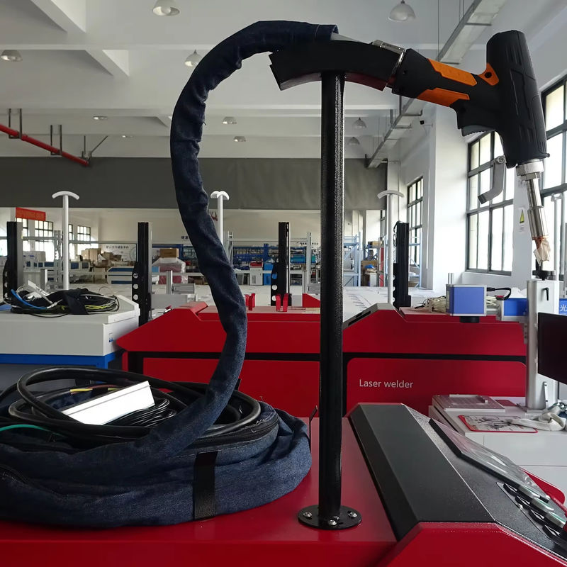 Su soğutmalı el laser kaynak makinesi 1000W 1500W 2000W 3000W Kesme kalınlığı 1-6mm